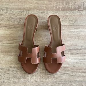 Hermes Oasis brown sandals